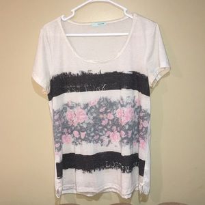Maurices White T-shirt (vintage look)